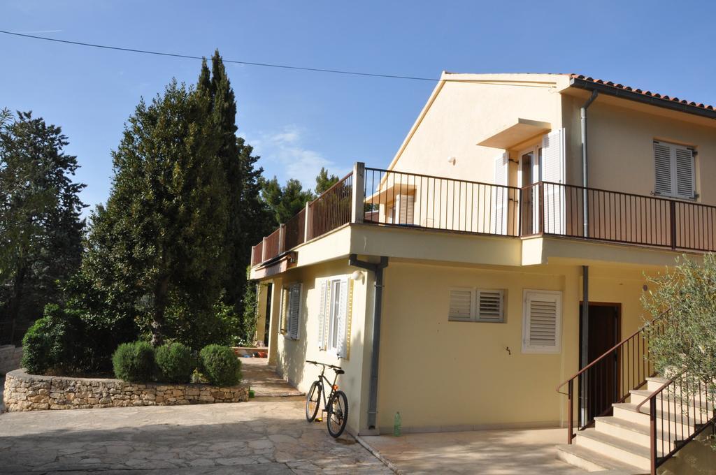 Apartment Supetar Blue Sky Екстер'єр фото